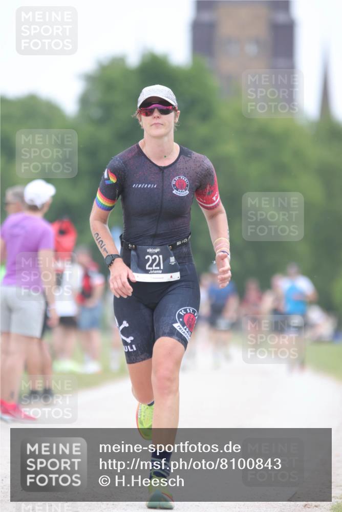 22.06.2025 - Viking Triathlon H.Heesch http://msf.ph/oto/8100843 22.06.2025 15:42:14 Laufen 221 meine-sportfotos.de