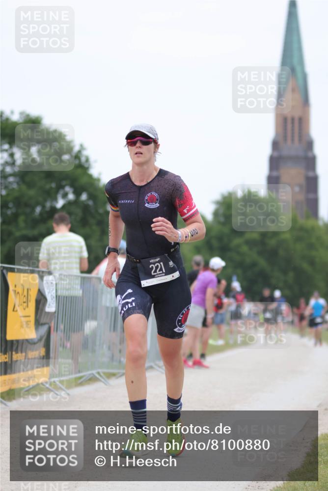 22.06.2025 - Viking Triathlon H.Heesch http://msf.ph/oto/8100880 22.06.2025 15:42:16 Laufen 221 meine-sportfotos.de