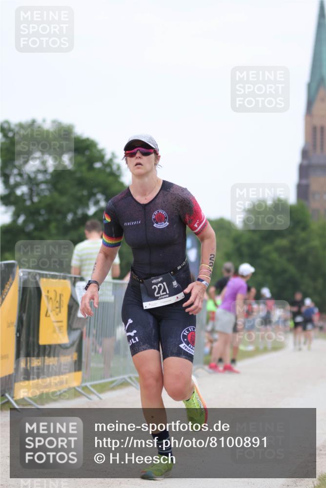 22.06.2025 - Viking Triathlon H.Heesch http://msf.ph/oto/8100891 22.06.2025 15:42:16 Laufen 221 meine-sportfotos.de