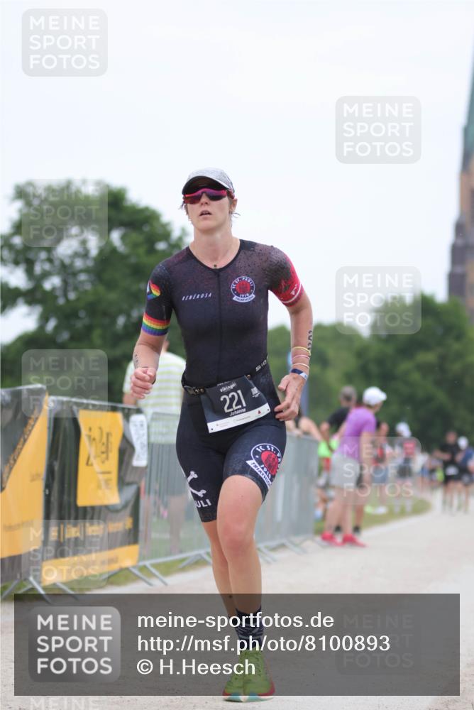 22.06.2025 - Viking Triathlon H.Heesch http://msf.ph/oto/8100893 22.06.2025 15:42:16 Laufen 221 meine-sportfotos.de