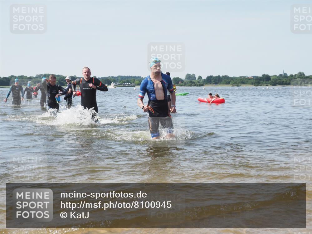 22.06.2025 - Viking Triathlon KatJ http://msf.ph/oto/8100945 22.06.2025 10:33:25 Schwimmen 28, 38, 300, 382, 387, 522, 524, 608 meine-sportfotos.de