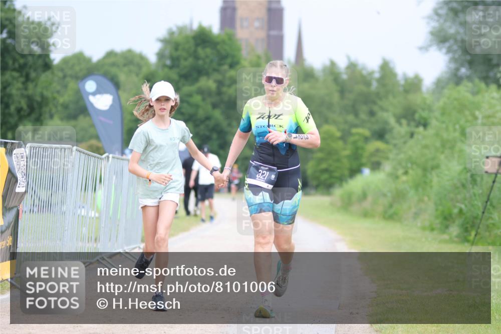 22.06.2025 - Viking Triathlon H.Heesch http://msf.ph/oto/8101006 22.06.2025 16:45:37 Laufen 321 meine-sportfotos.de