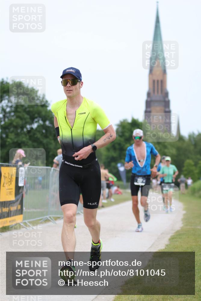 22.06.2025 - Viking Triathlon H.Heesch http://msf.ph/oto/8101045 22.06.2025 13:35:06 Laufen 65, 148, 237, 414, 505 meine-sportfotos.de