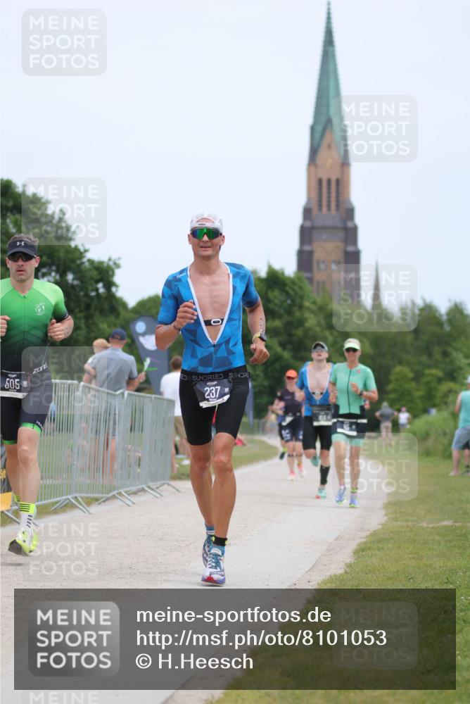 22.06.2025 - Viking Triathlon H.Heesch http://msf.ph/oto/8101053 22.06.2025 13:35:08 Laufen 65, 148, 237, 414, 505 meine-sportfotos.de
