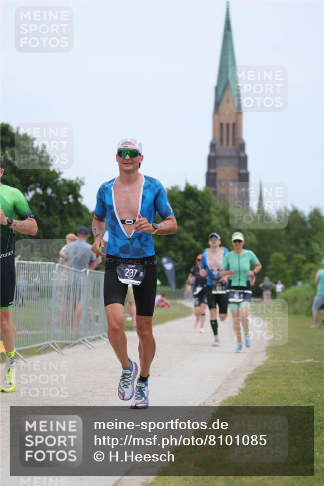 22.06.2025 - Viking Triathlon H.Heesch http://msf.ph/oto/8101085 22.06.2025 13:35:08 Laufen 65, 148, 237, 414, 505 meine-sportfotos.de