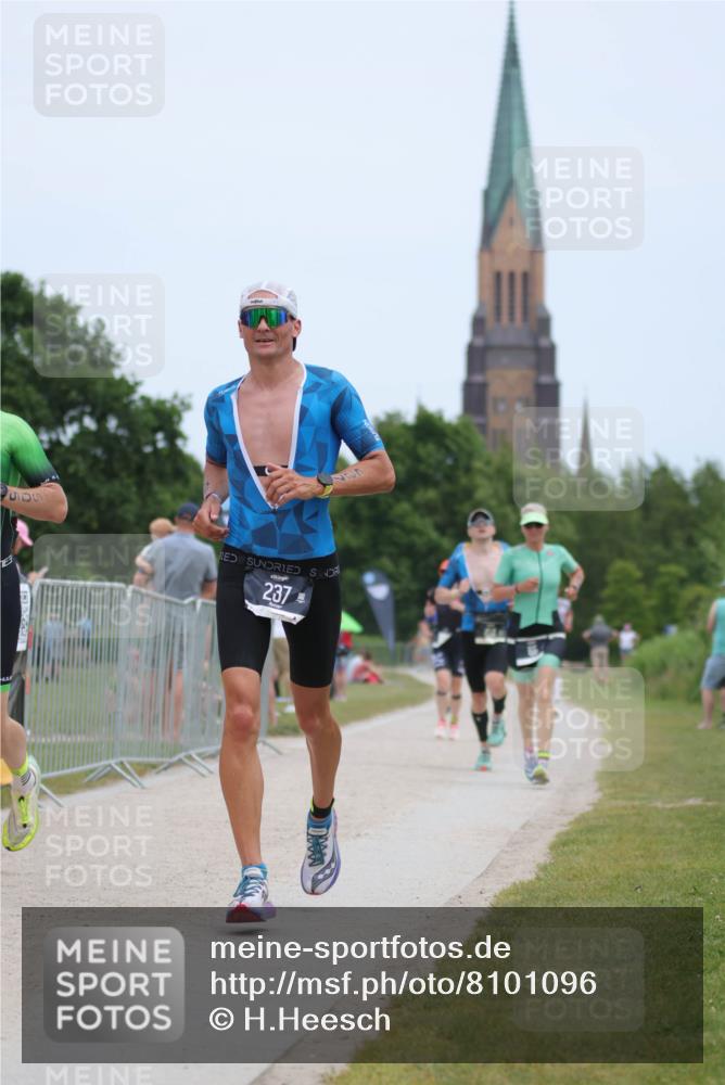 22.06.2025 - Viking Triathlon H.Heesch http://msf.ph/oto/8101096 22.06.2025 13:35:08 Laufen 65, 148, 237, 414, 505 meine-sportfotos.de