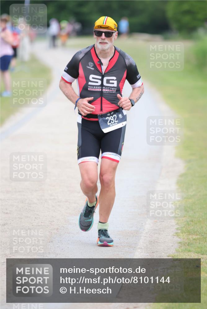 22.06.2025 - Viking Triathlon H.Heesch http://msf.ph/oto/8101144 22.06.2025 16:46:14 Laufen 292 meine-sportfotos.de