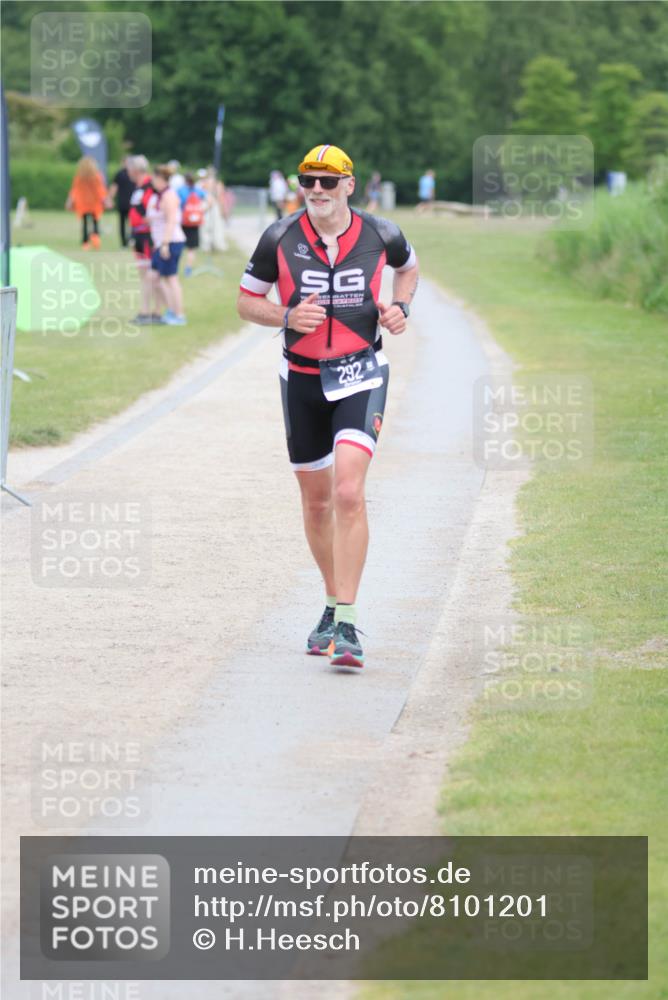 22.06.2025 - Viking Triathlon H.Heesch http://msf.ph/oto/8101201 22.06.2025 16:46:14 Laufen 292 meine-sportfotos.de