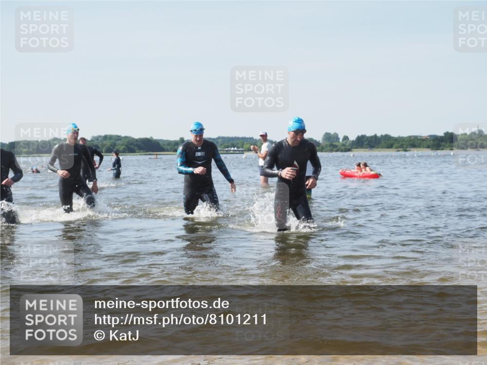 22.06.2025 - Viking Triathlon KatJ http://msf.ph/oto/8101211 22.06.2025 10:33:34 Schwimmen 5, 38, 255, 300, 304, 348, 382, 457, 522, 524 meine-sportfotos.de