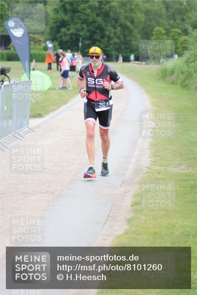 22.06.2025 - Viking Triathlon H.Heesch http://msf.ph/oto/8101260 22.06.2025 16:46:15 Laufen 292 meine-sportfotos.de
