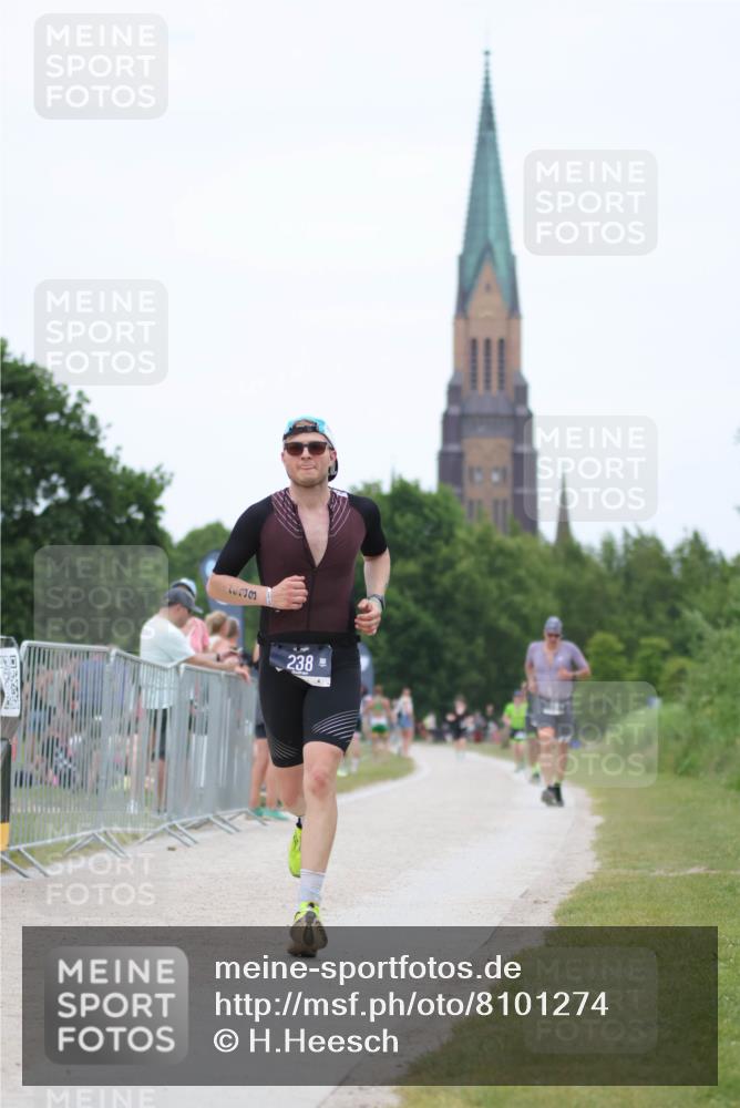 22.06.2025 - Viking Triathlon H.Heesch http://msf.ph/oto/8101274 22.06.2025 15:44:07 Laufen 238 meine-sportfotos.de