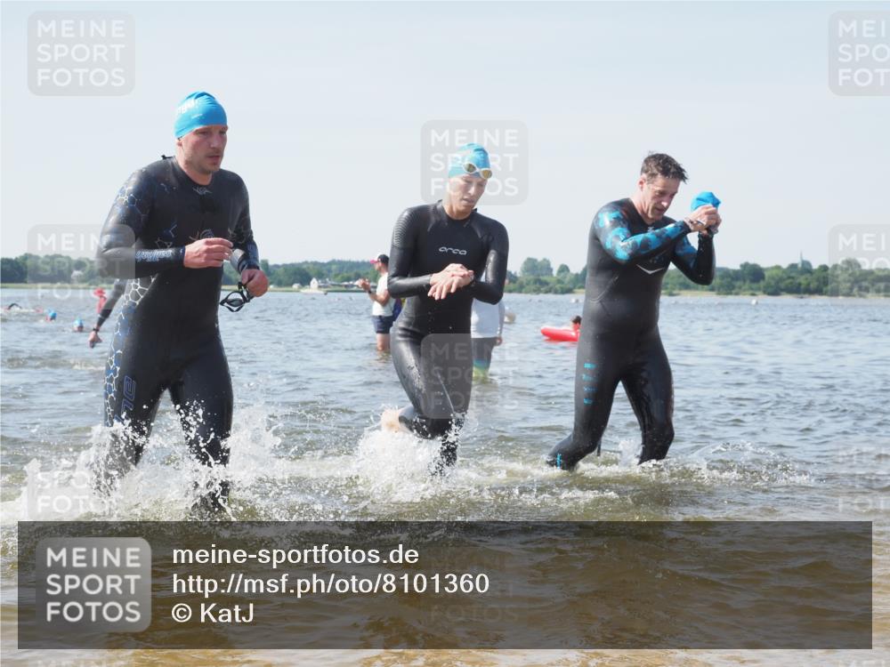 22.06.2025 - Viking Triathlon KatJ http://msf.ph/oto/8101360 22.06.2025 10:33:38 Schwimmen 5, 38, 149, 255, 304, 348, 382, 457, 522, 524 meine-sportfotos.de