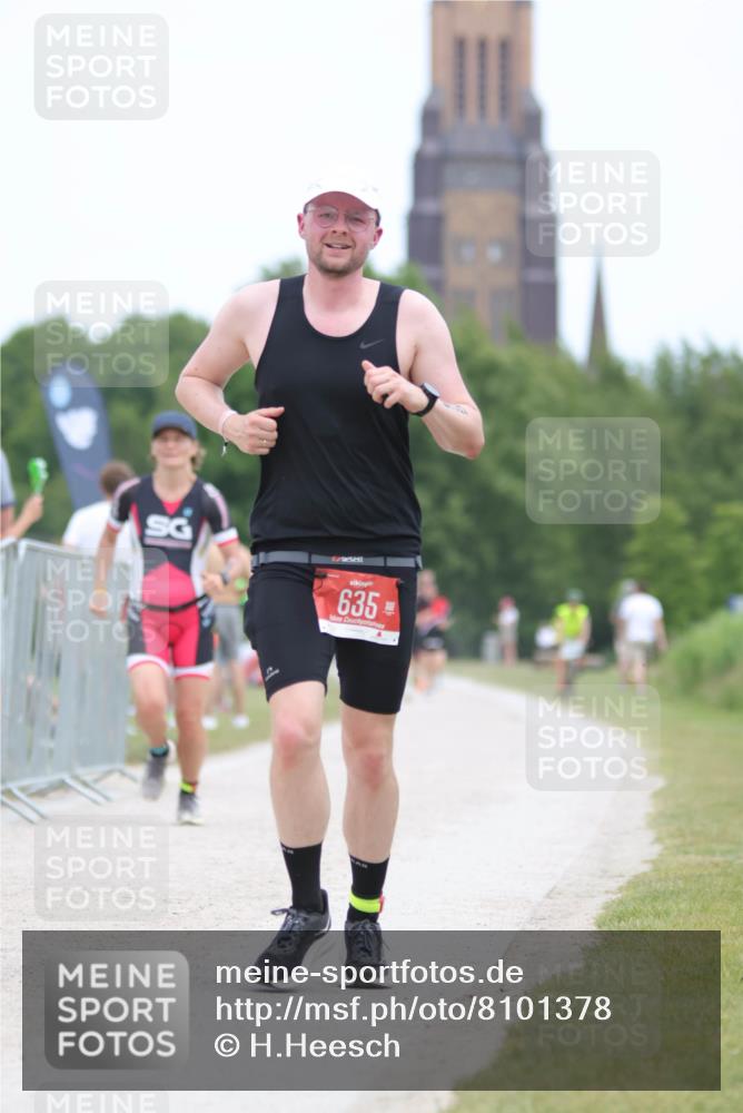 22.06.2025 - Viking Triathlon H.Heesch http://msf.ph/oto/8101378 22.06.2025 13:35:45 Laufen 242, 355, 635, 639 meine-sportfotos.de