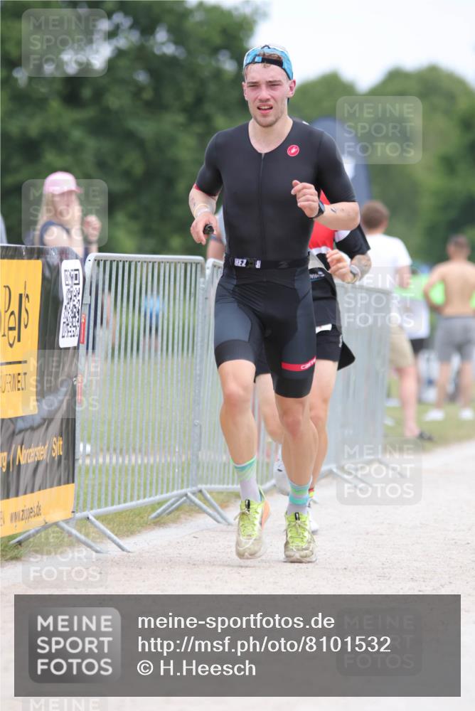 22.06.2025 - Viking Triathlon H.Heesch http://msf.ph/oto/8101532 22.06.2025 13:36:02 Laufen 87, 288, 641 meine-sportfotos.de