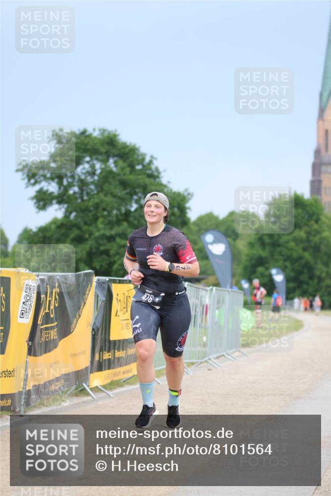 22.06.2025 - Viking Triathlon H.Heesch http://msf.ph/oto/8101564 22.06.2025 16:47:38 Laufen 476 meine-sportfotos.de