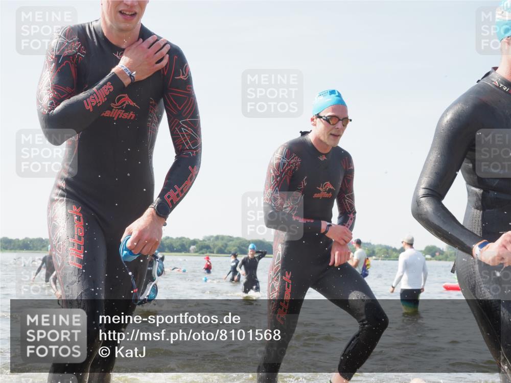 22.06.2025 - Viking Triathlon KatJ http://msf.ph/oto/8101568 22.06.2025 10:33:47 Schwimmen 5, 50, 75, 149, 184, 229, 242, 255, 304, 348, 349, 438, 457 meine-sportfotos.de