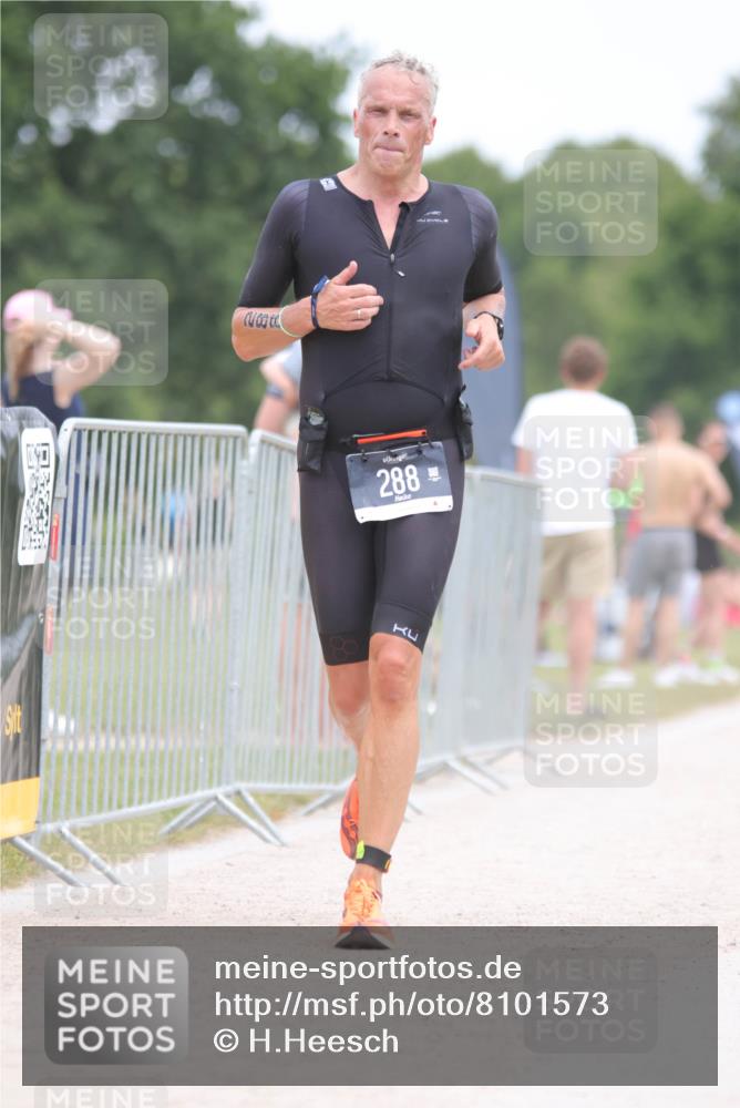 22.06.2025 - Viking Triathlon H.Heesch http://msf.ph/oto/8101573 22.06.2025 13:36:07 Laufen 87, 288, 641 meine-sportfotos.de