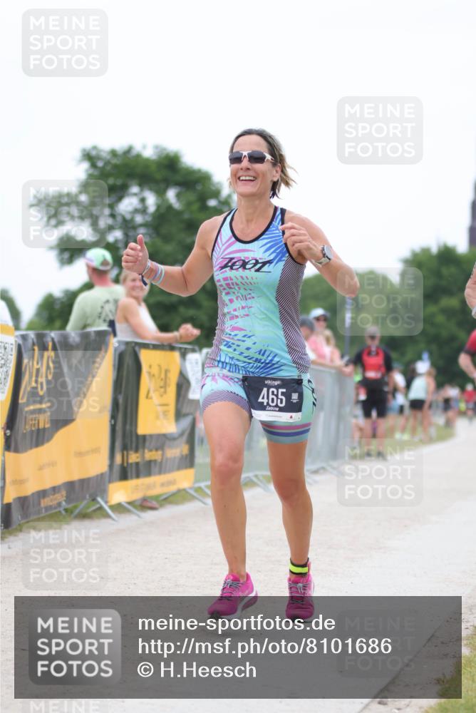 22.06.2025 - Viking Triathlon H.Heesch http://msf.ph/oto/8101686 22.06.2025 15:44:49 Laufen 465, 511 meine-sportfotos.de