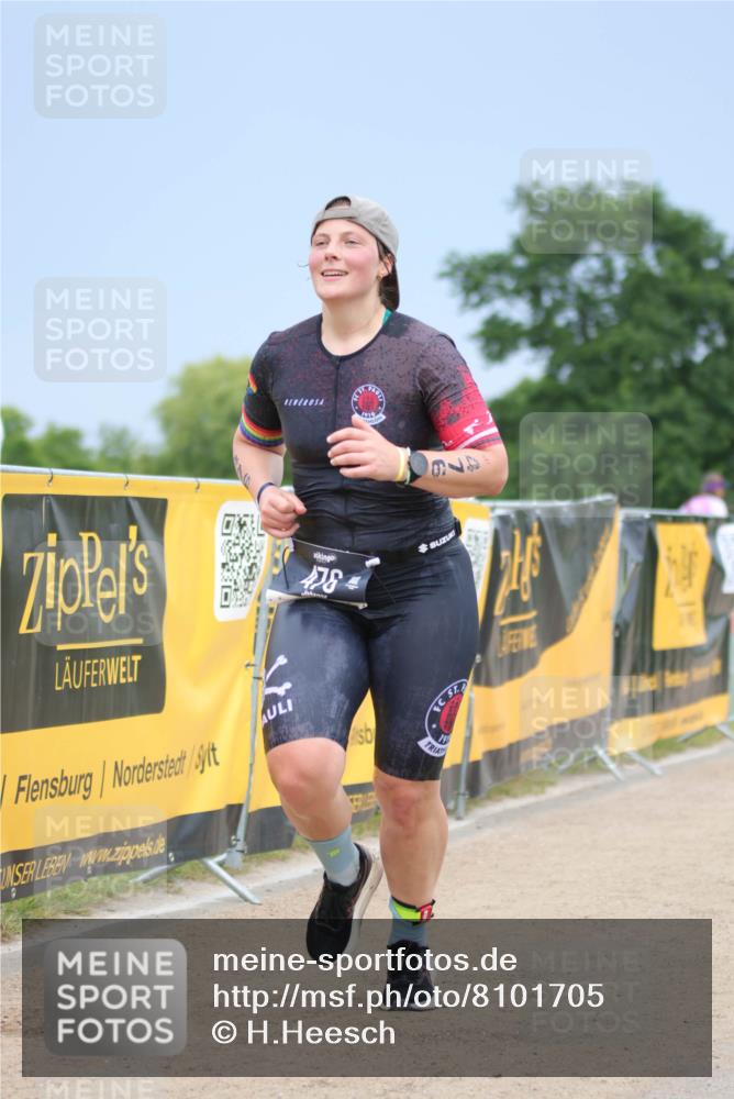 22.06.2025 - Viking Triathlon H.Heesch http://msf.ph/oto/8101705 22.06.2025 16:47:39 Laufen 476 meine-sportfotos.de