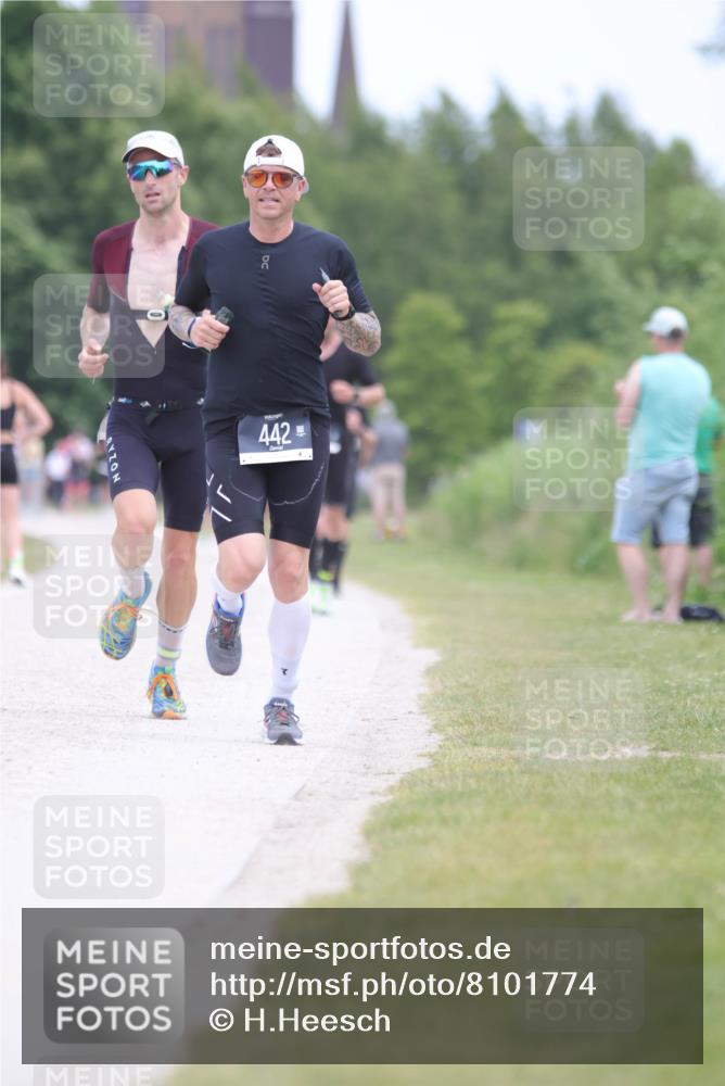 22.06.2025 - Viking Triathlon H.Heesch http://msf.ph/oto/8101774 22.06.2025 13:36:26 Laufen 442, 527 meine-sportfotos.de
