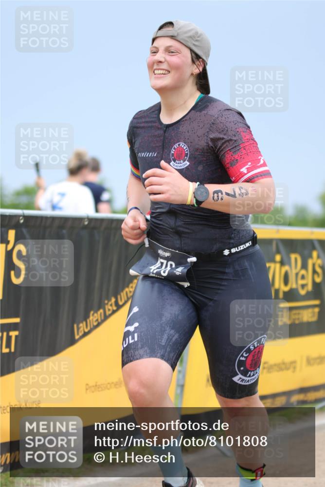 22.06.2025 - Viking Triathlon H.Heesch http://msf.ph/oto/8101808 22.06.2025 16:47:40 Laufen 476 meine-sportfotos.de
