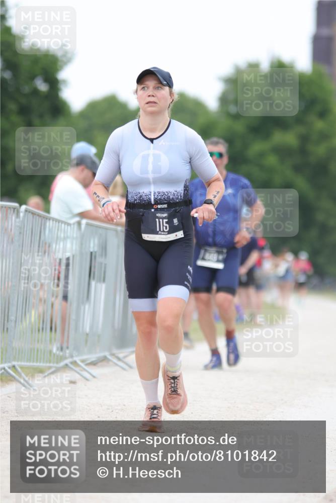 22.06.2025 - Viking Triathlon H.Heesch http://msf.ph/oto/8101842 22.06.2025 15:45:31 Laufen 115, 449 meine-sportfotos.de
