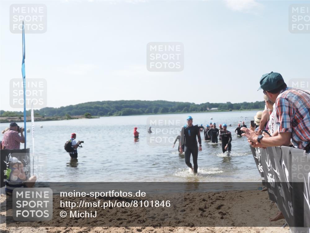 22.06.2025 - Viking Triathlon MichiJ http://msf.ph/oto/8101846 22.06.2025 10:45:49 Schwimmen 95, 360, 372, 425, 468, 519, 615, 621, 633 meine-sportfotos.de