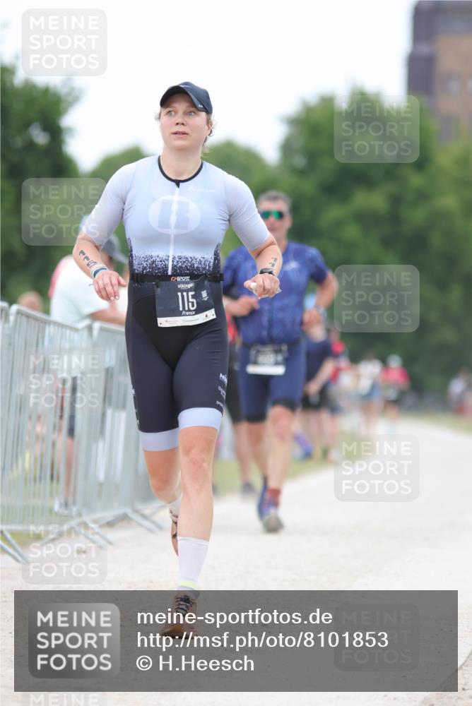 22.06.2025 - Viking Triathlon H.Heesch http://msf.ph/oto/8101853 22.06.2025 15:45:31 Laufen 115, 449 meine-sportfotos.de