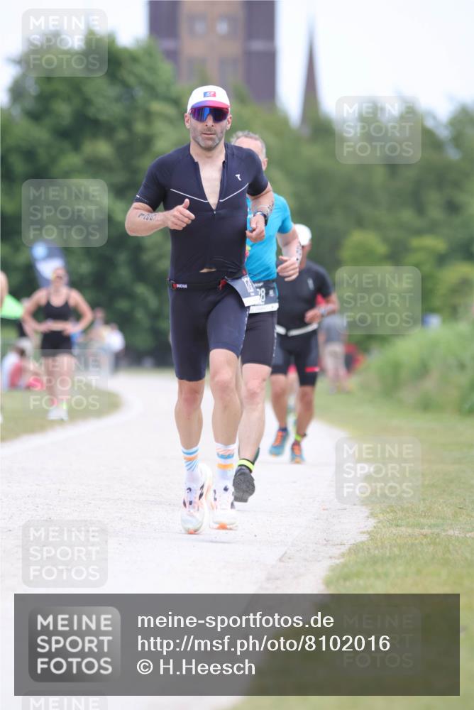 22.06.2025 - Viking Triathlon H.Heesch http://msf.ph/oto/8102016 22.06.2025 13:36:42 Laufen 125, 128, 173 meine-sportfotos.de