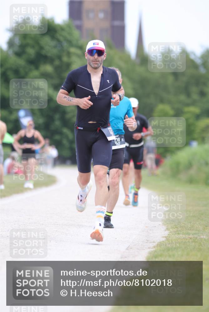 22.06.2025 - Viking Triathlon H.Heesch http://msf.ph/oto/8102018 22.06.2025 13:36:42 Laufen 125, 128, 173 meine-sportfotos.de