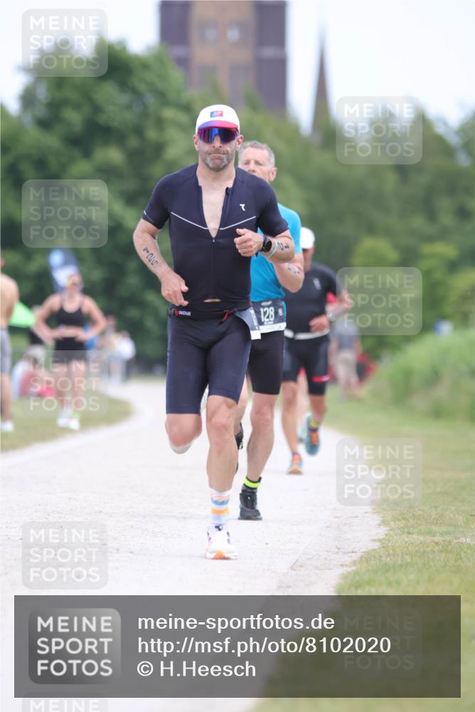 22.06.2025 - Viking Triathlon H.Heesch http://msf.ph/oto/8102020 22.06.2025 13:36:42 Laufen 125, 128, 173 meine-sportfotos.de