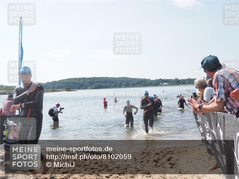 22.06.2025 - Viking Triathlon MichiJ http://msf.ph/oto/8102059 22.06.2025 10:45:53 Schwimmen 95, 217, 342, 360, 372, 425, 468, 519, 615, 621, 633 meine-sportfotos.de