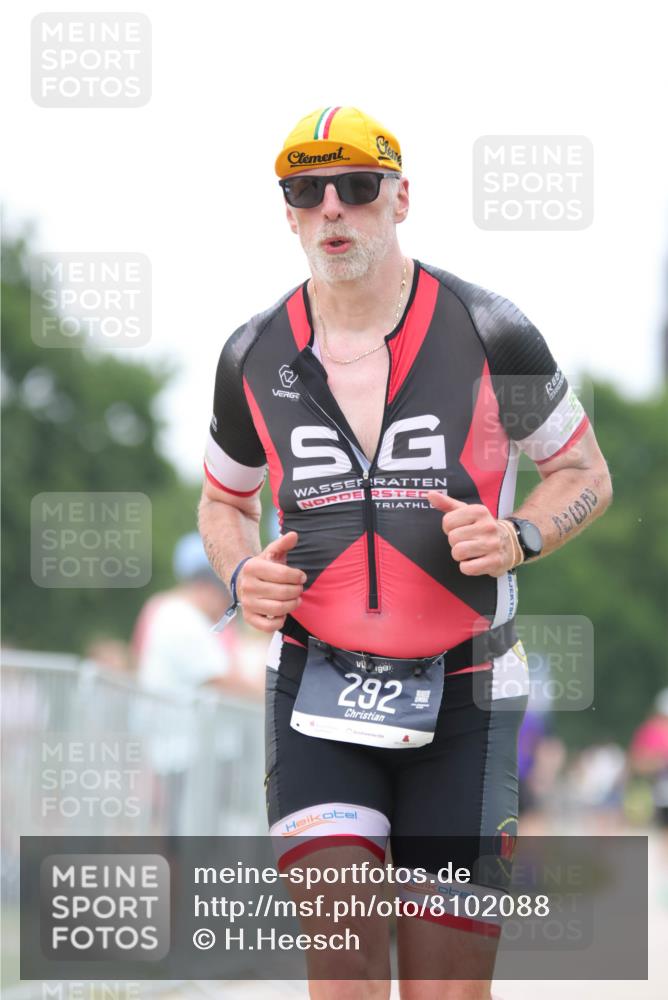 22.06.2025 - Viking Triathlon H.Heesch http://msf.ph/oto/8102088 22.06.2025 15:45:50 Laufen 292, 412 meine-sportfotos.de
