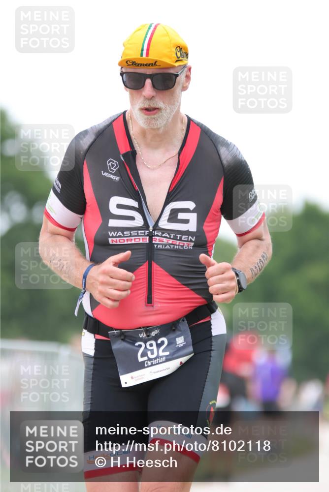 22.06.2025 - Viking Triathlon H.Heesch http://msf.ph/oto/8102118 22.06.2025 15:45:51 Laufen 292, 412 meine-sportfotos.de