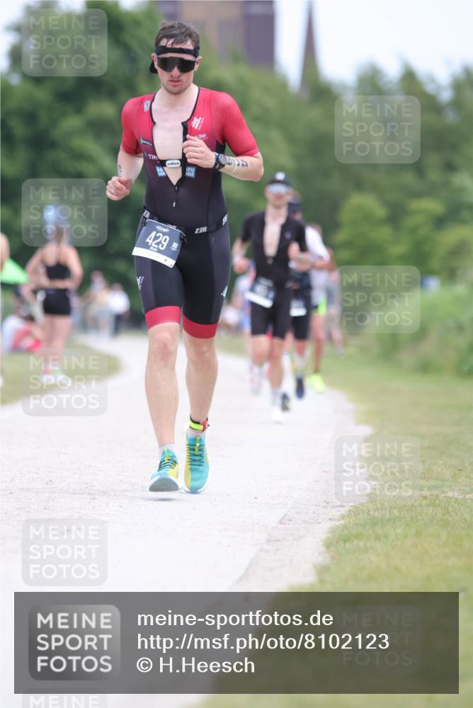 22.06.2025 - Viking Triathlon H.Heesch http://msf.ph/oto/8102123 22.06.2025 13:36:51 Laufen 193, 283, 429 meine-sportfotos.de
