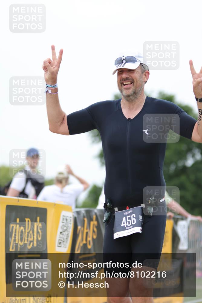 22.06.2025 - Viking Triathlon H.Heesch http://msf.ph/oto/8102216 22.06.2025 15:46:25 Laufen 335, 456 meine-sportfotos.de