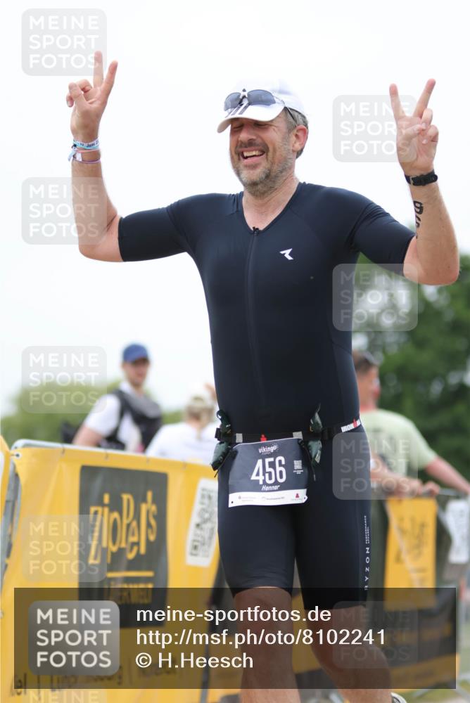 22.06.2025 - Viking Triathlon H.Heesch http://msf.ph/oto/8102241 22.06.2025 15:46:25 Laufen 335, 456 meine-sportfotos.de