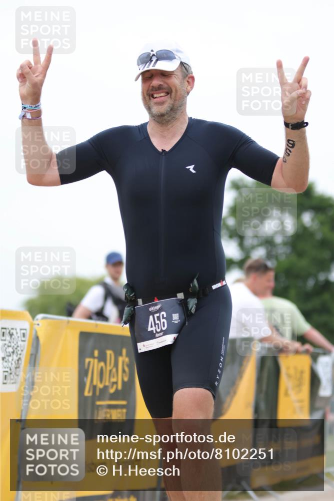 22.06.2025 - Viking Triathlon H.Heesch http://msf.ph/oto/8102251 22.06.2025 15:46:26 Laufen 335, 456 meine-sportfotos.de
