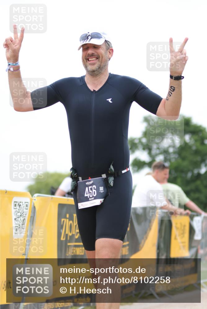 22.06.2025 - Viking Triathlon H.Heesch http://msf.ph/oto/8102258 22.06.2025 15:46:26 Laufen 335, 456 meine-sportfotos.de