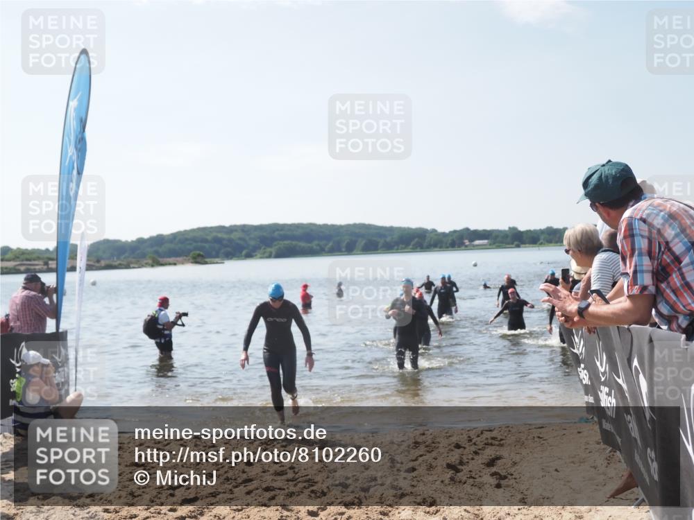 22.06.2025 - Viking Triathlon MichiJ http://msf.ph/oto/8102260 22.06.2025 10:45:57 Schwimmen 95, 217, 342, 360, 372, 425, 468, 525, 615, 621, 633 meine-sportfotos.de