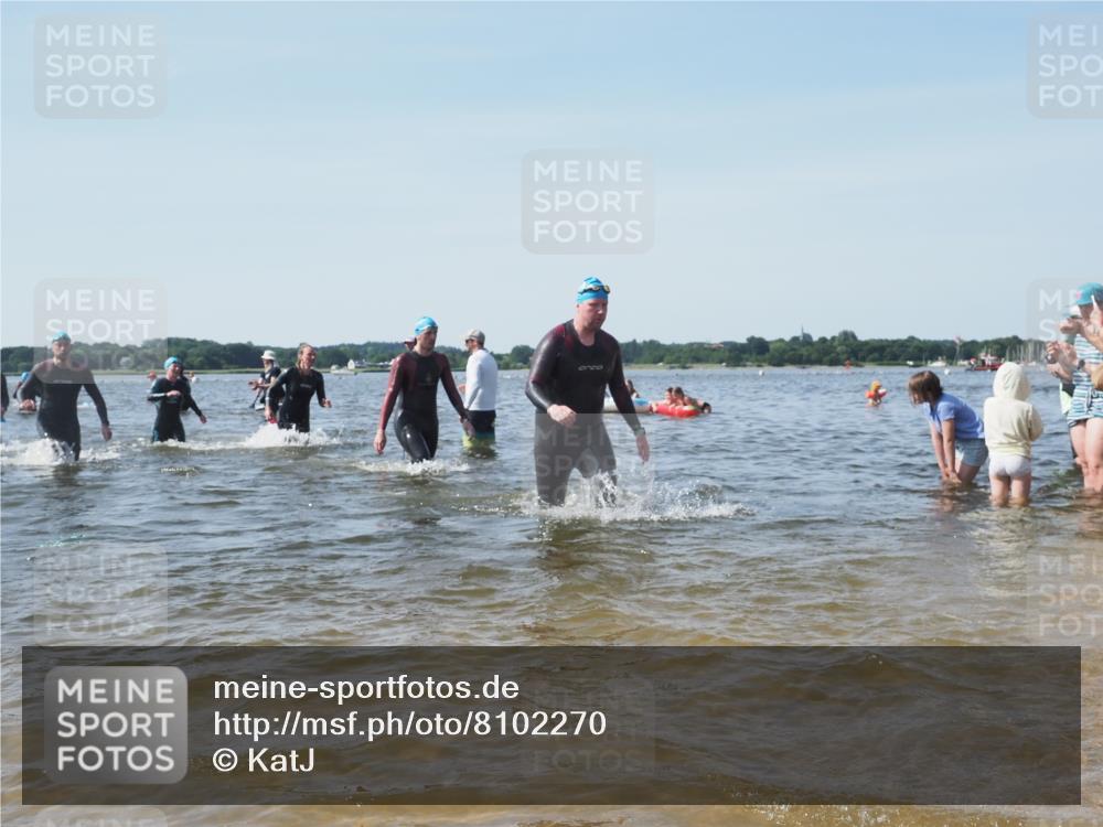 22.06.2025 - Viking Triathlon KatJ http://msf.ph/oto/8102270 22.06.2025 10:34:10 Schwimmen 46, 70, 294, 297, 429, 478, 527, 532, 540, 618, 635 meine-sportfotos.de