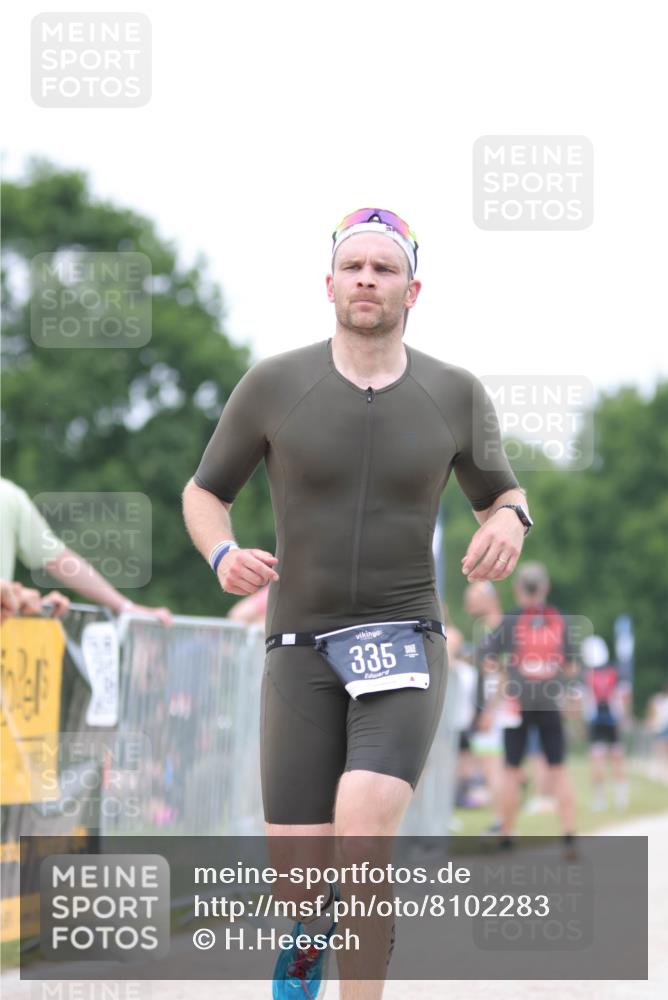 22.06.2025 - Viking Triathlon H.Heesch http://msf.ph/oto/8102283 22.06.2025 15:46:27 Laufen 335, 456 meine-sportfotos.de
