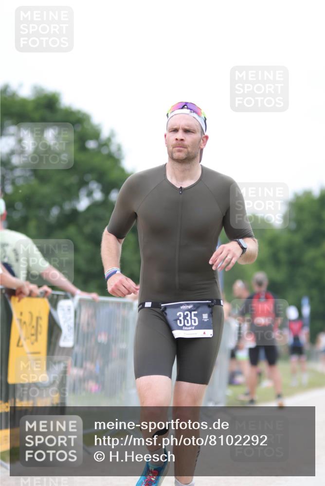 22.06.2025 - Viking Triathlon H.Heesch http://msf.ph/oto/8102292 22.06.2025 15:46:27 Laufen 335, 456 meine-sportfotos.de