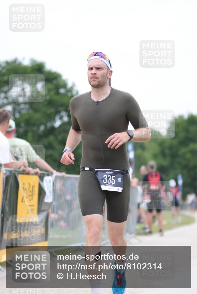 22.06.2025 - Viking Triathlon H.Heesch http://msf.ph/oto/8102314 22.06.2025 15:46:28 Laufen 335, 456 meine-sportfotos.de