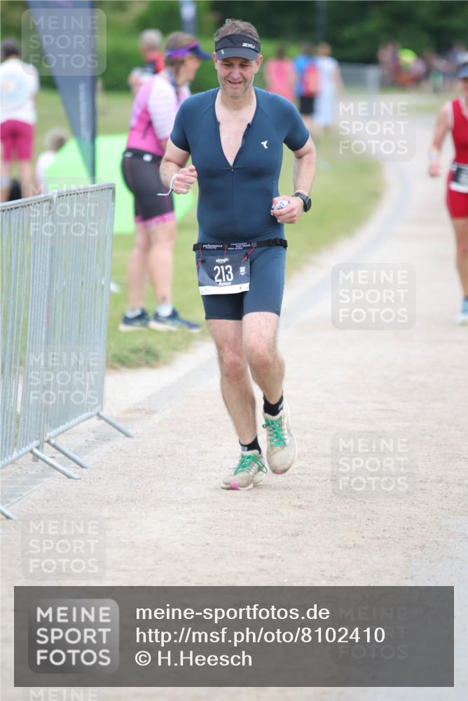 22.06.2025 - Viking Triathlon H.Heesch http://msf.ph/oto/8102410 22.06.2025 16:50:30 Laufen 213 meine-sportfotos.de