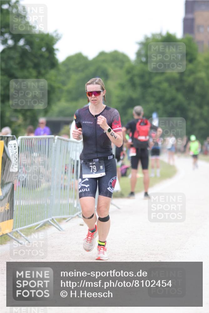 22.06.2025 - Viking Triathlon H.Heesch http://msf.ph/oto/8102454 22.06.2025 15:47:12 Laufen 79 meine-sportfotos.de