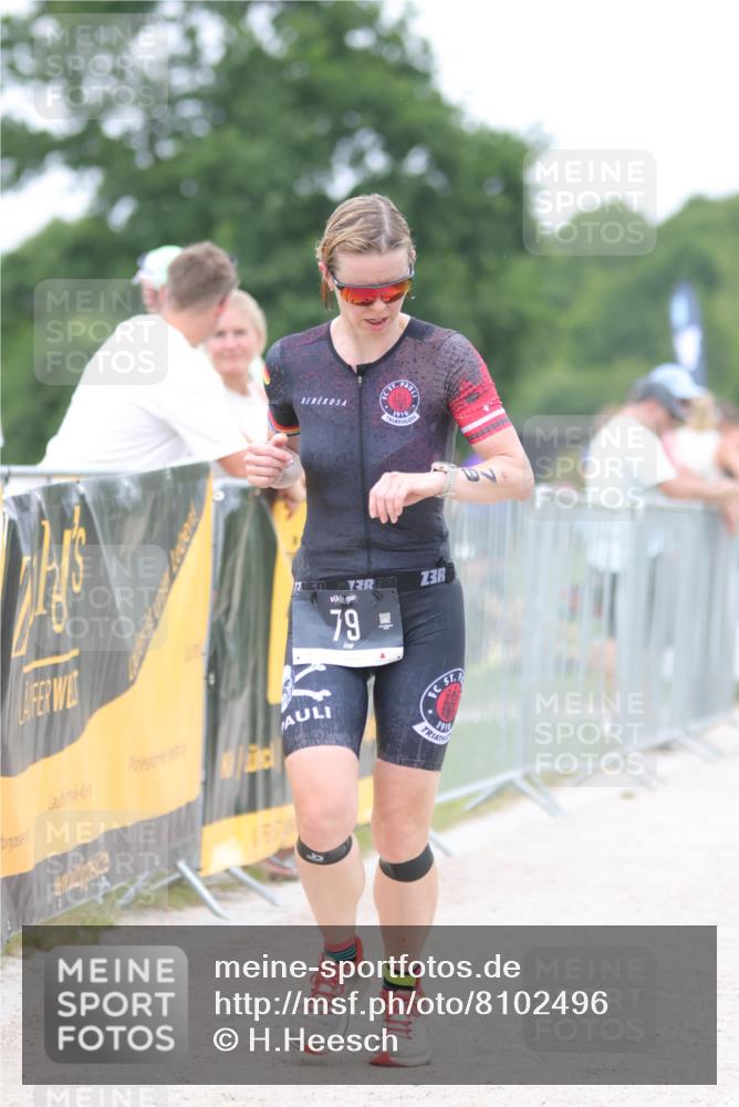 22.06.2025 - Viking Triathlon H.Heesch http://msf.ph/oto/8102496 22.06.2025 15:47:13 Laufen 79 meine-sportfotos.de