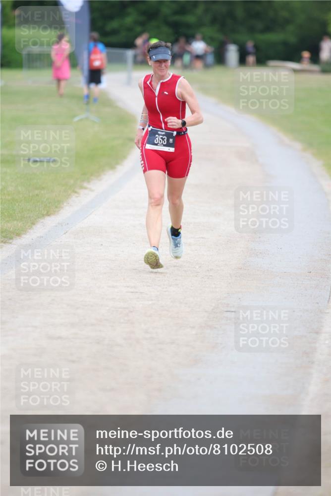 22.06.2025 - Viking Triathlon H.Heesch http://msf.ph/oto/8102508 22.06.2025 16:50:32 Laufen 213, 353 meine-sportfotos.de