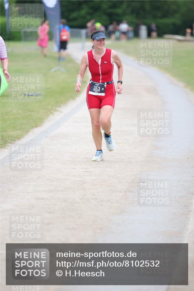 22.06.2025 - Viking Triathlon H.Heesch http://msf.ph/oto/8102532 22.06.2025 16:50:32 Laufen 213, 353 meine-sportfotos.de