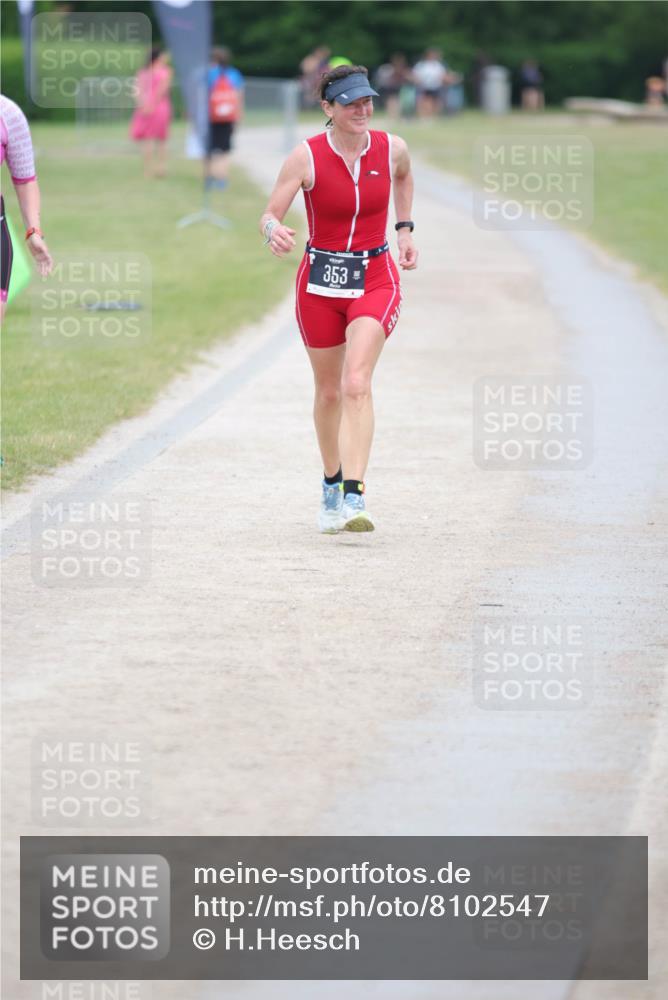 22.06.2025 - Viking Triathlon H.Heesch http://msf.ph/oto/8102547 22.06.2025 16:50:32 Laufen 213, 353 meine-sportfotos.de